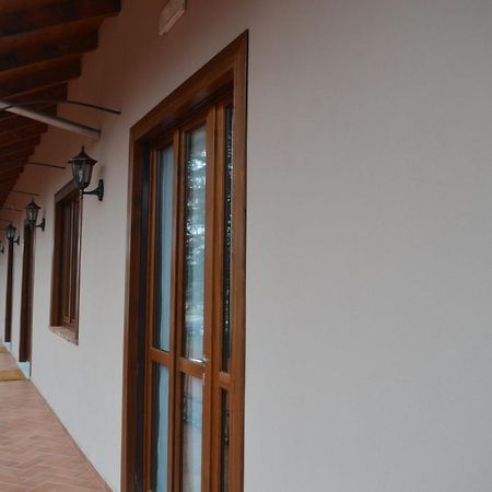La Locanda Della Staffa Pombia Exterior photo