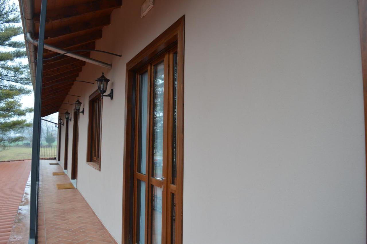 La Locanda Della Staffa Pombia Exterior photo