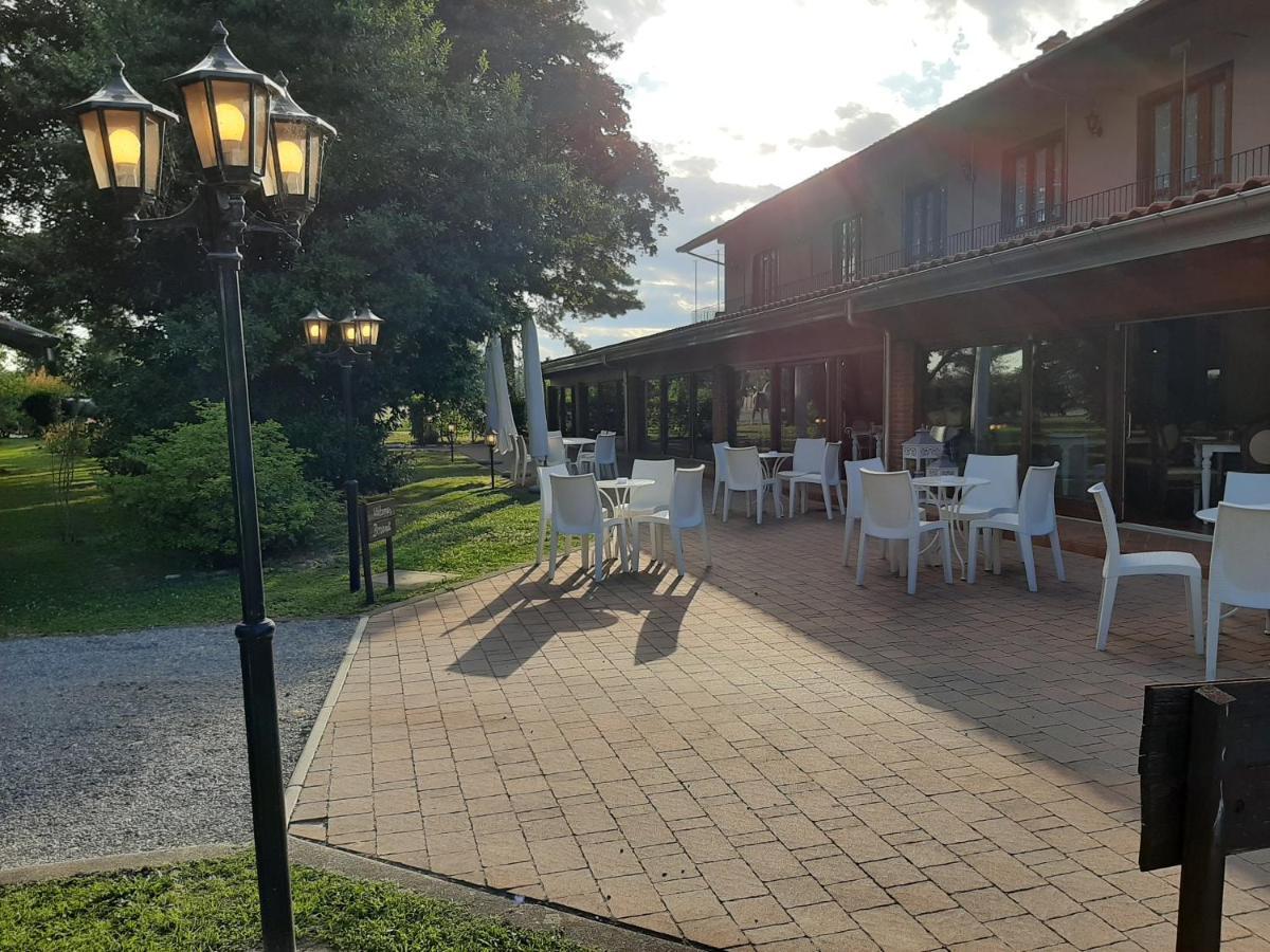 La Locanda Della Staffa Pombia Exterior photo